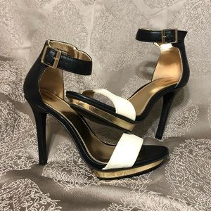 Mossimo pumps heels size 7 like new!